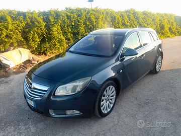 Auto opel insignia