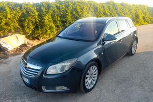 Auto opel insignia
