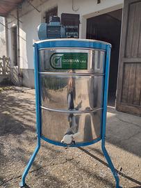 Smielatore ed attrezzatura per smielare