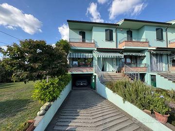 Villa di 159 m² con 5 locali e box auto doppio a L