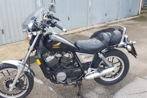 HONDA VT 500