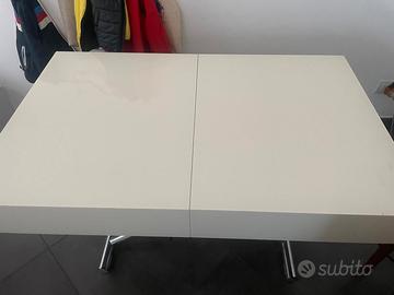 Tavolo trasformabile di Ozzio, modello Box.
