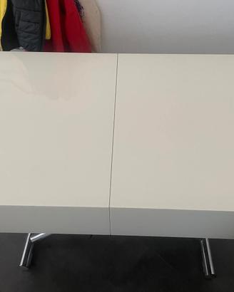 Tavolo trasformabile di Ozzio, modello Box.