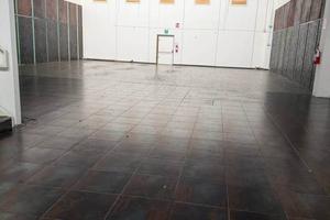Immobile di 500 m² con 1 locale a Prato