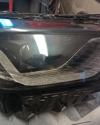  faro anteriore BMW m2
