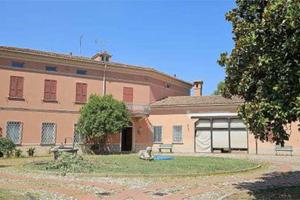 Compendio immobiliare a Curtatone (MN)