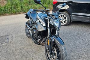 CF Moto 400NK  – Patente A2 