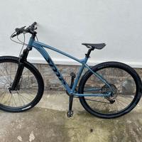 Bicicletta Mountain Bike 