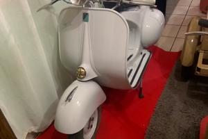Vespa struzzo