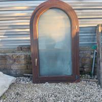 finestra con centina