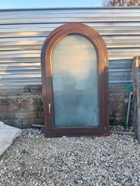 finestra con centina