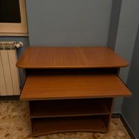 🖥️ SCRIVANIA PORTA-PC CON RIPIANI – 84 x 82 cm