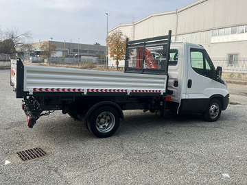 Daily 35c13 con grue ribaltabile 2015