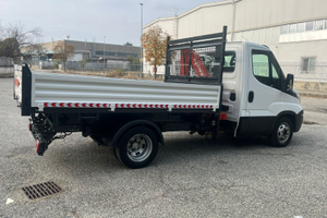 Daily 35c13 con grue ribaltabile 2015