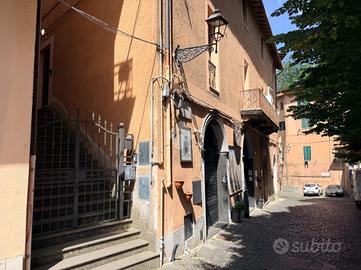 3 LOCALI A CAVE