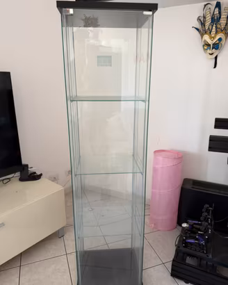 Vetrina IKEA DETOLF in vetro – fuori produzione