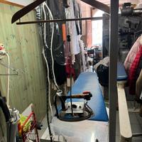 Tavolo da stiro professionale per lavanderia