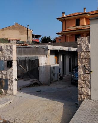 Usini. Fabbricato in costruzione