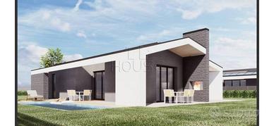 Casa indipendente di 100 m² con 4 locali e box aut