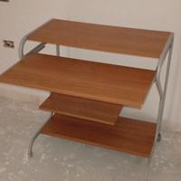 Tavolo per PC fisso con ruote