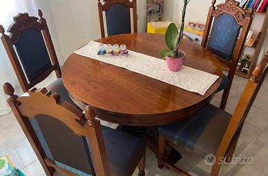 Tavolo allungabile, mobile, cinque sedie