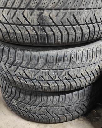 set 4 pneumatici invernali  Pirelli 195/65 R15