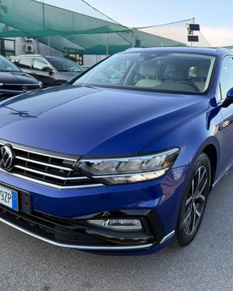 Volkswagen Passat Sw R LINE 2.0 200 CV DSG Executi