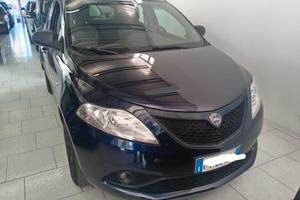 Lancia Ypsilon 1.2 69 CV 5 porte Gold