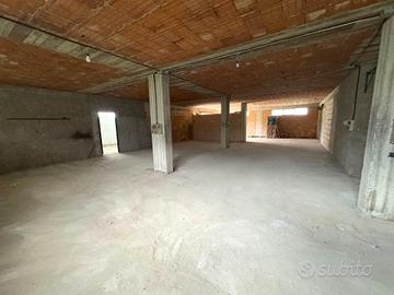 Rif.RI0408| magazzino sellia marina