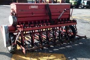SEMINATRICE PER FRUMENTO MOD. 200