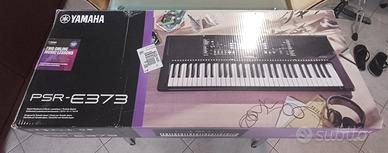 Tastiera Yamaha PSR E373 con supporto regolabile