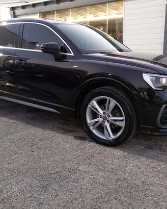 AUDI Q3 35 TDI S tronic S line edition