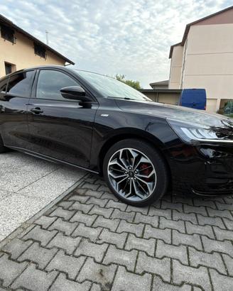 Ford Focus 1.0 Hybrid STLine-X 5 porte