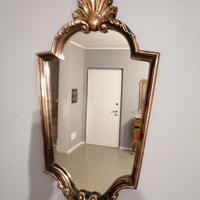SPECCHIO CON CORNICE DORATA