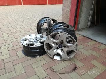 Cerchioni in acciaio originali Ford Focus SW (2015