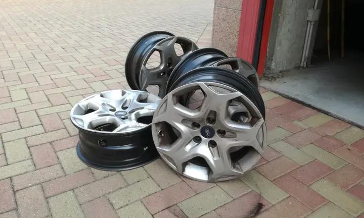 Cerchioni in acciaio originali Ford Focus SW (2015