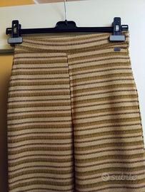 Pantalone in maglia fantasia indossato una volta