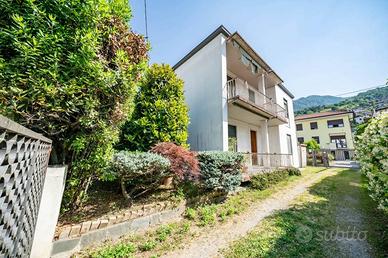 Appartamento di 176 m² con 4 locali a Calolziocort