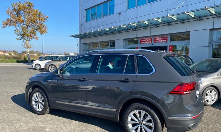 VOLKSWAGEN Tiguan 2.0 TDI 150 CV SCR DSG Life