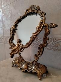 Specchio da toilette