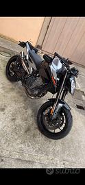 KTM Duke 790