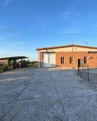 CAPANNONE A BIBBIANO