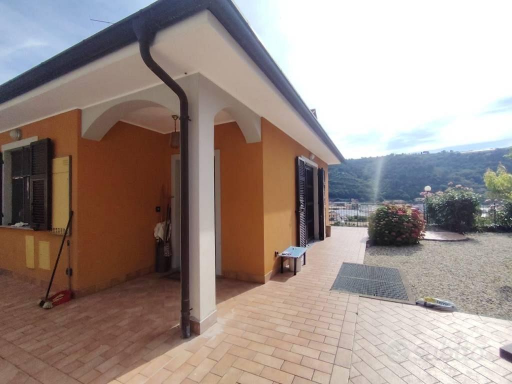 Villa di 195 m² con più di 5 locali e box auto dop - Vista 6