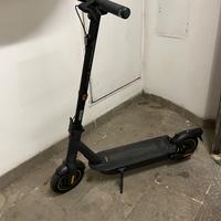 Monopattino elettrico Segway Ninebot Max