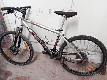 Bici Mountain Bike Scott appena revisionata