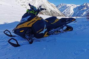 Ski doo summit x 800