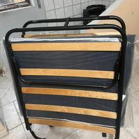 Lettino pieghevole con materassino