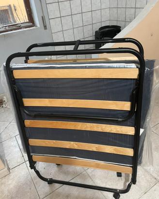 Lettino pieghevole con materassino