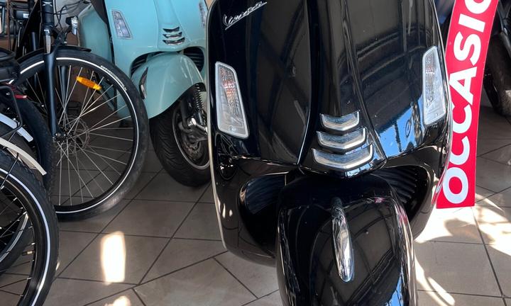 Piaggio Vespa 125 GTS super