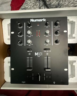 Mixer Dj Numark M101